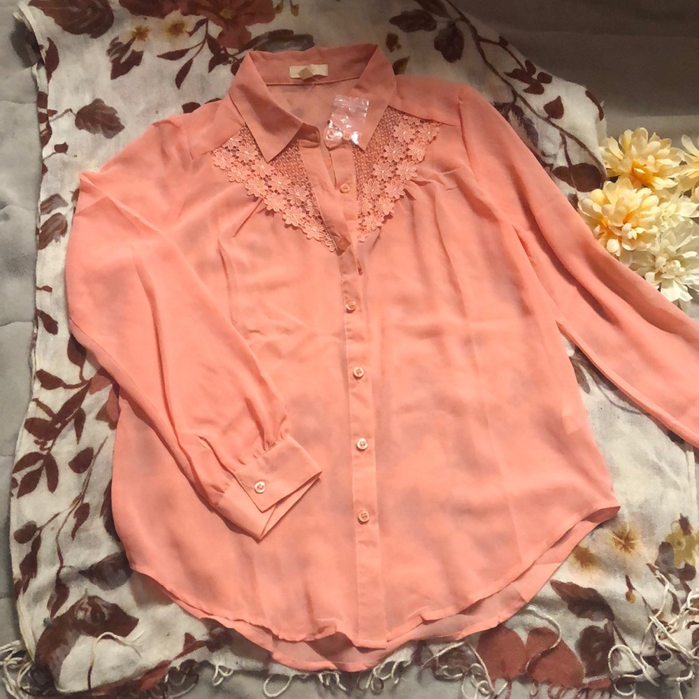 Pearl *Brand New* Blouse